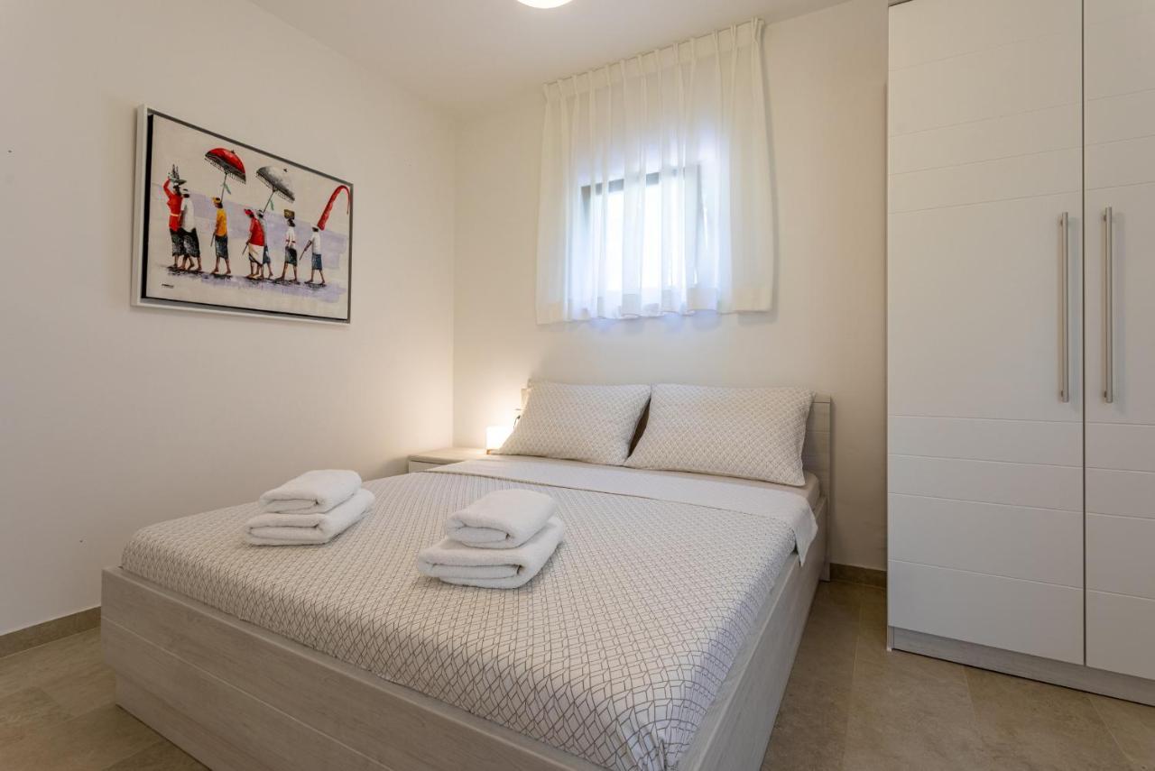 Apartments House Barbara Kornić Extérieur photo
